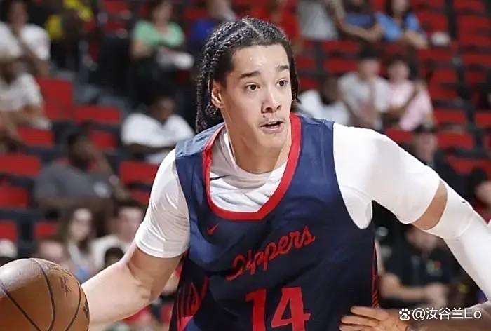 亚博体育-快船新秀表现惊艳，全场观众掌声不断，质量的话网络.-亚博体育